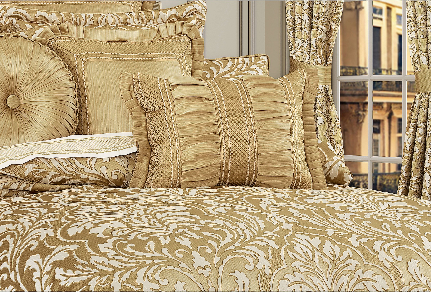 Aurelia Breakfast Cushion