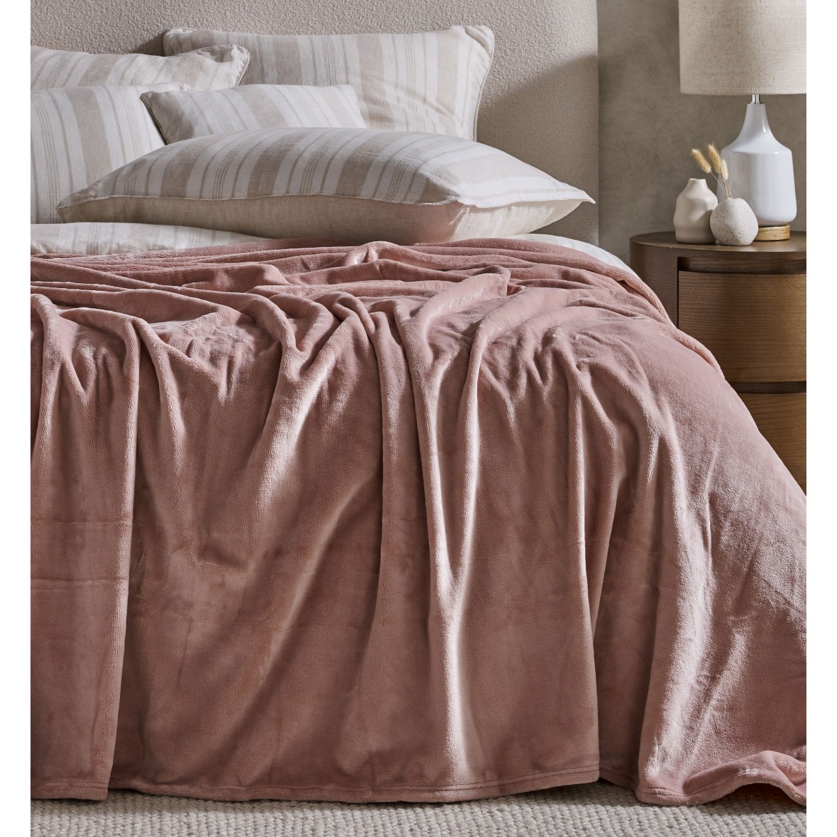 L'Avenue Alba Rosette Supersoft Blanket - Single/Double