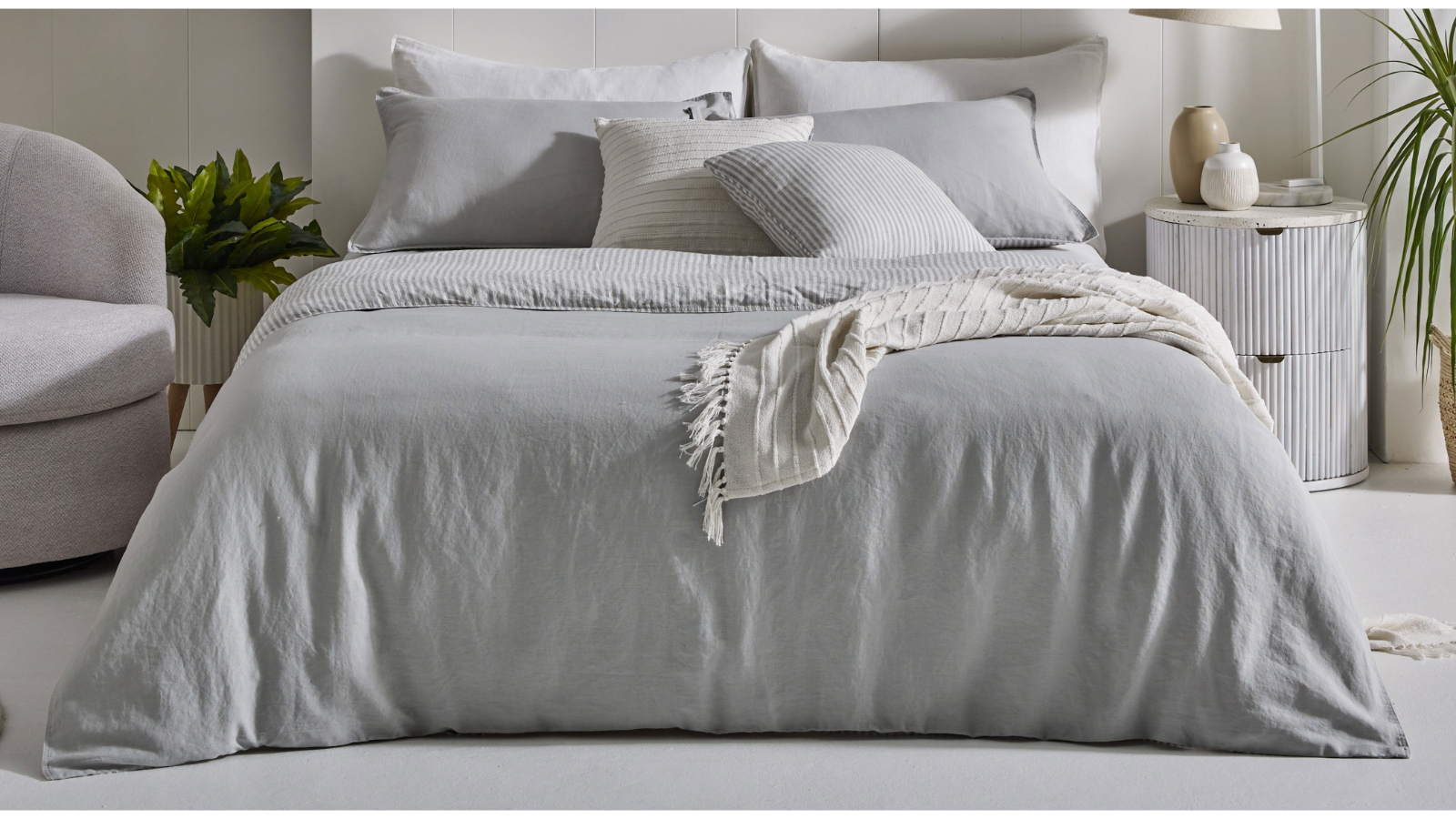 L'Avenue Linen Delphine Quilt Cover Set - Super King