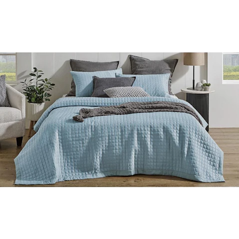 L'Avenue Kingston Sky Coverlet Set - Queen/King
