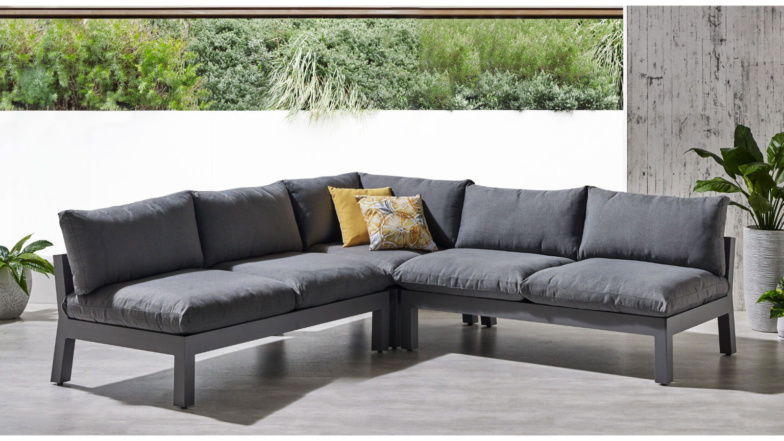 Oblak 3-Piece Outdoor Corner Lounge Setting