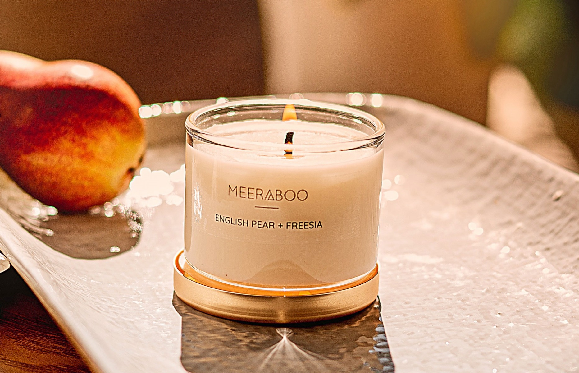 Meeraboo English Pear and Freesia 85g Candle