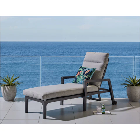 Simmi Outdoor Sunlounge