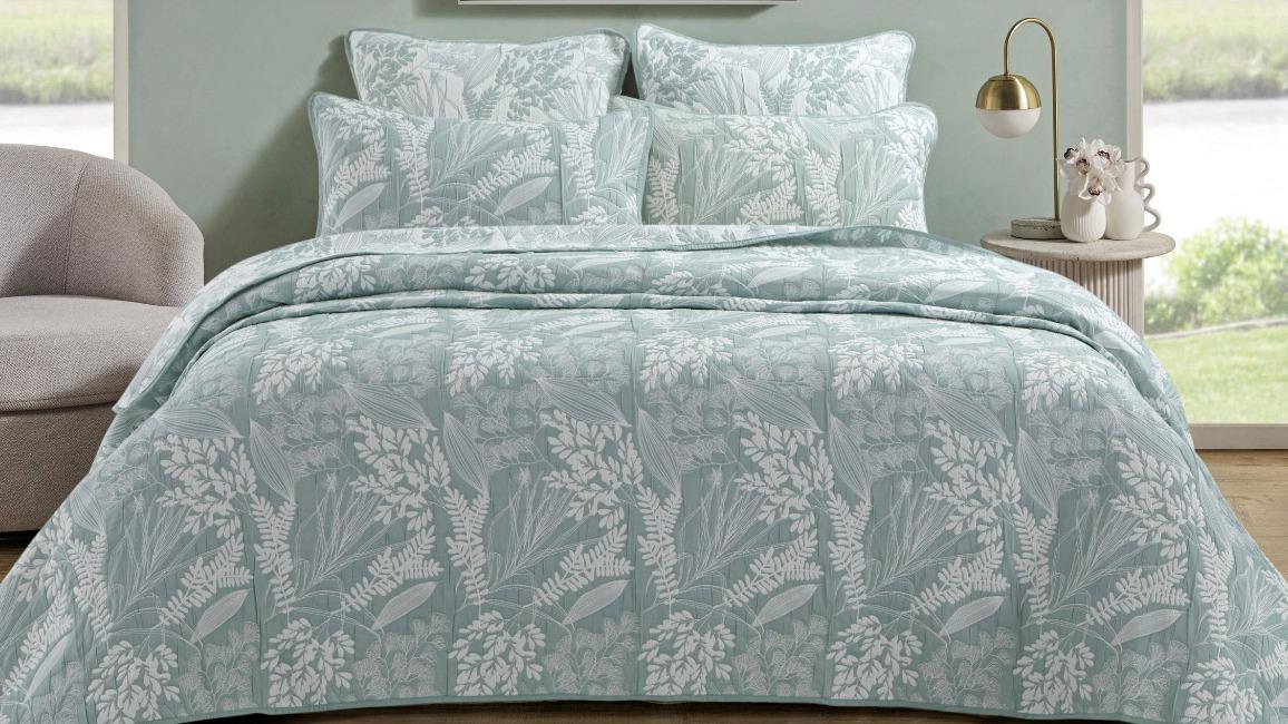 L'Avenue Kakadu Surf Coverlet Set