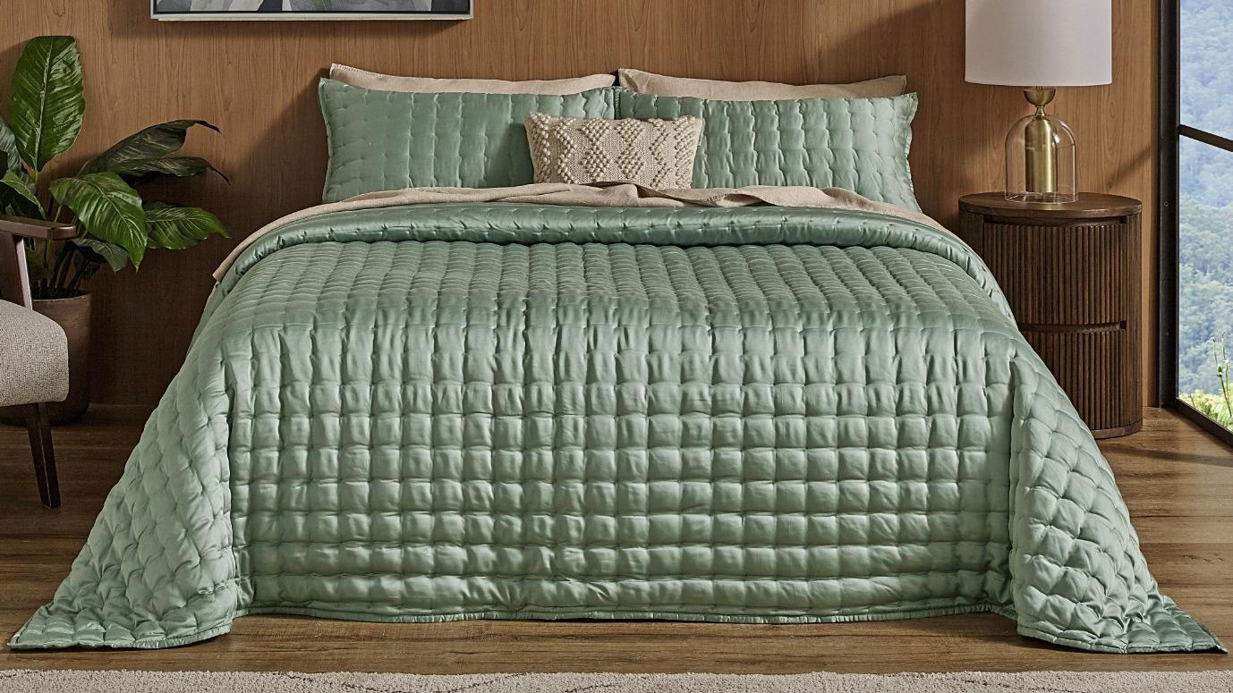 L'Avenue Luxury Vesper Moss Queen/King Coverlet Set