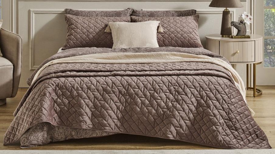 L'Avenue Lifestyle	Gabriel Coverlet Set - Queen/King