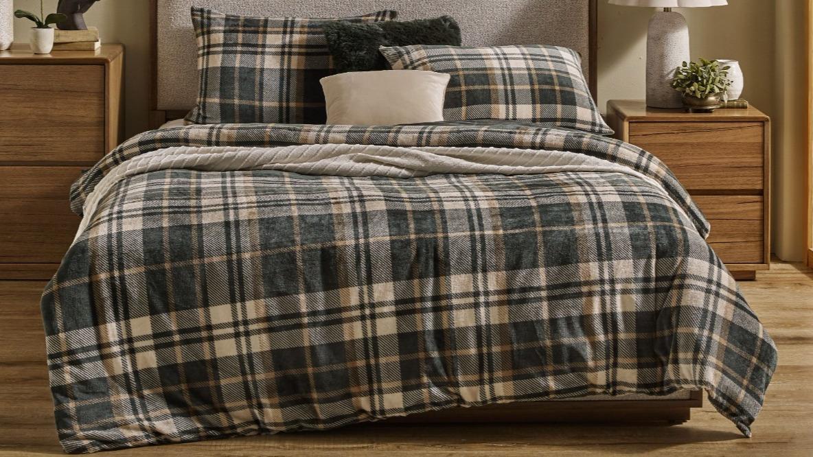 L'Avenue Essential Newton Quilt Cover Set - Double