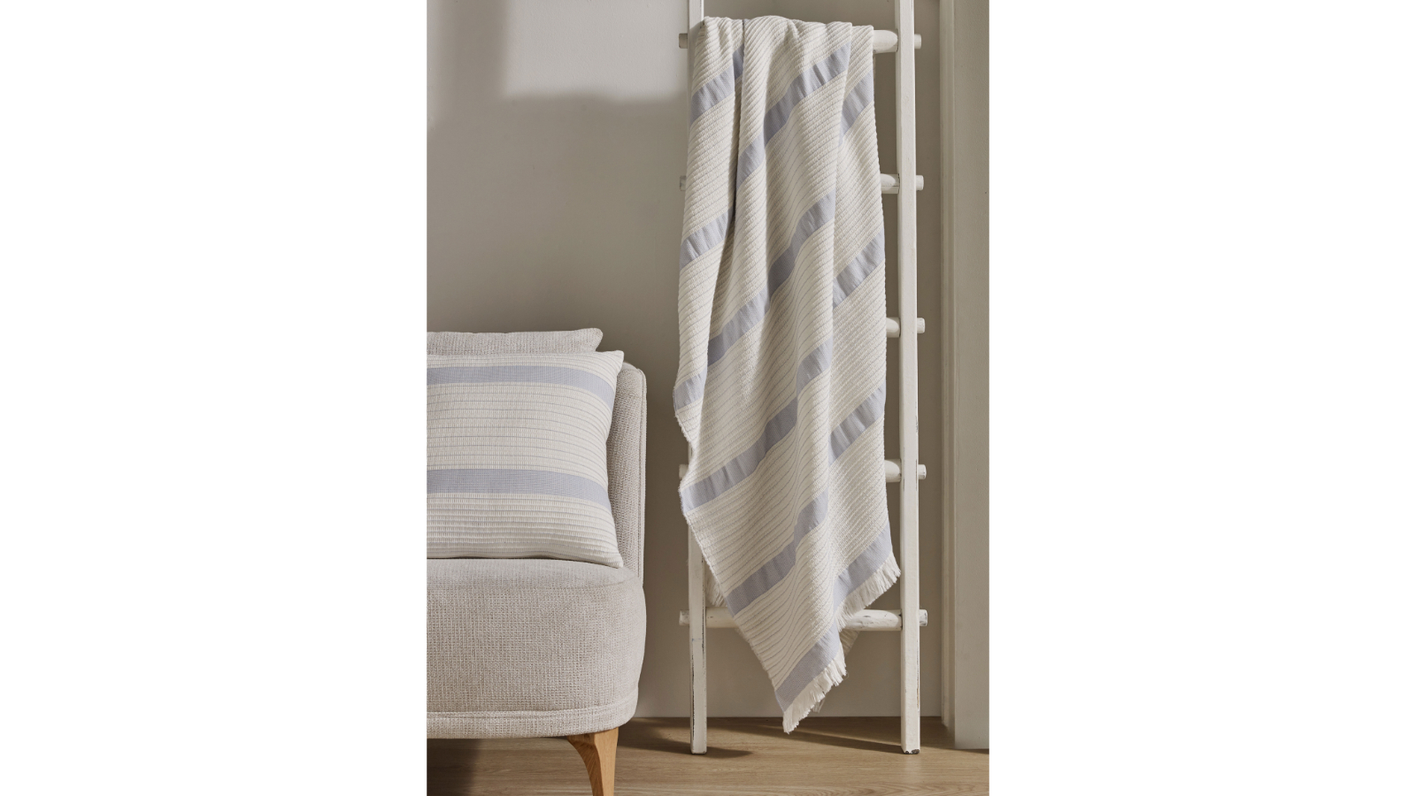 L'Avenue Lifestyle Cayman Throw - Coast