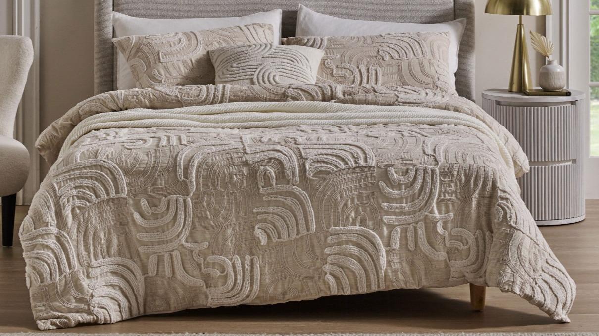 L'Avenue Luxury Dune Tufted Quilt Cover Set - King