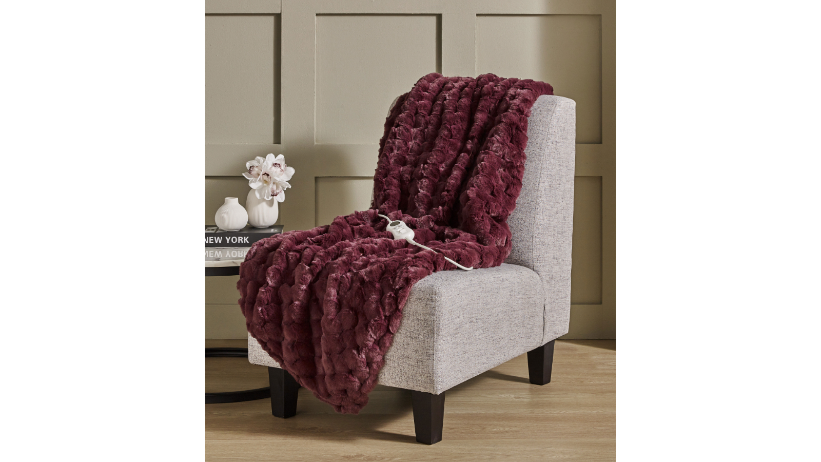 L'Avenue Luxury Zane Plum Heated Throw - Small