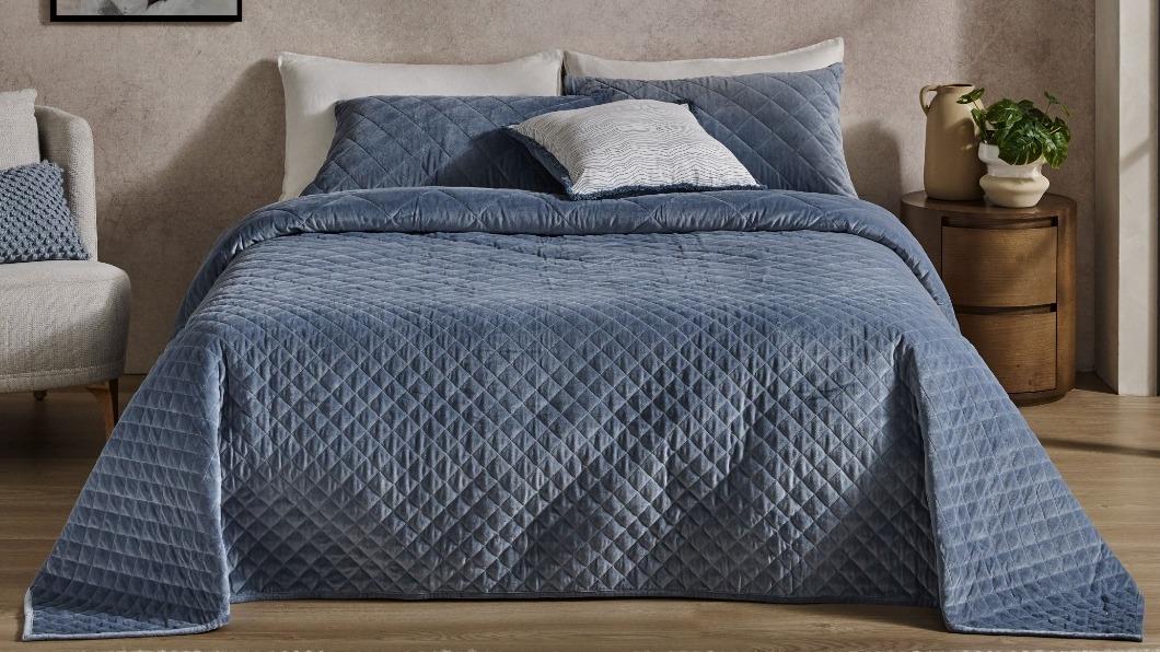 L'Avenue Luxury Dion Sky Queen/King Coverlet Set