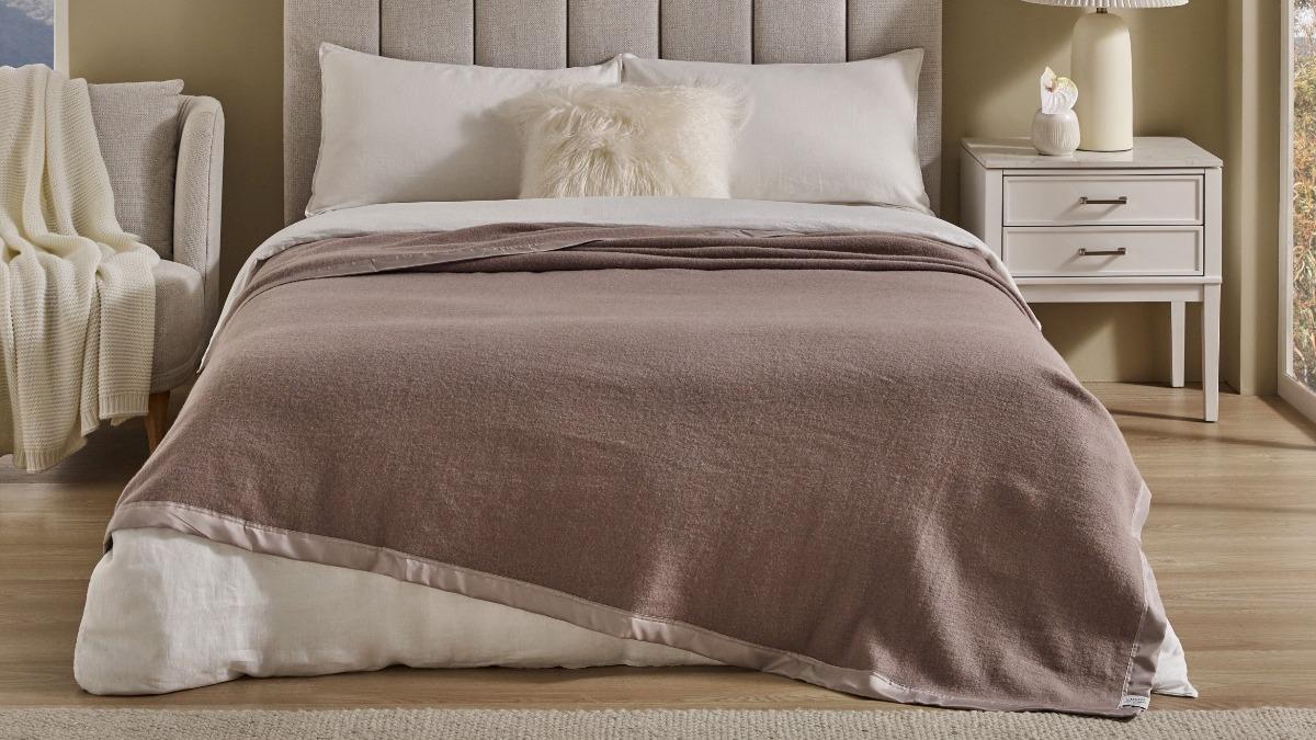 L'Avenue Lifestyle Freya Aus Wool Latte Blanket - Queen/King