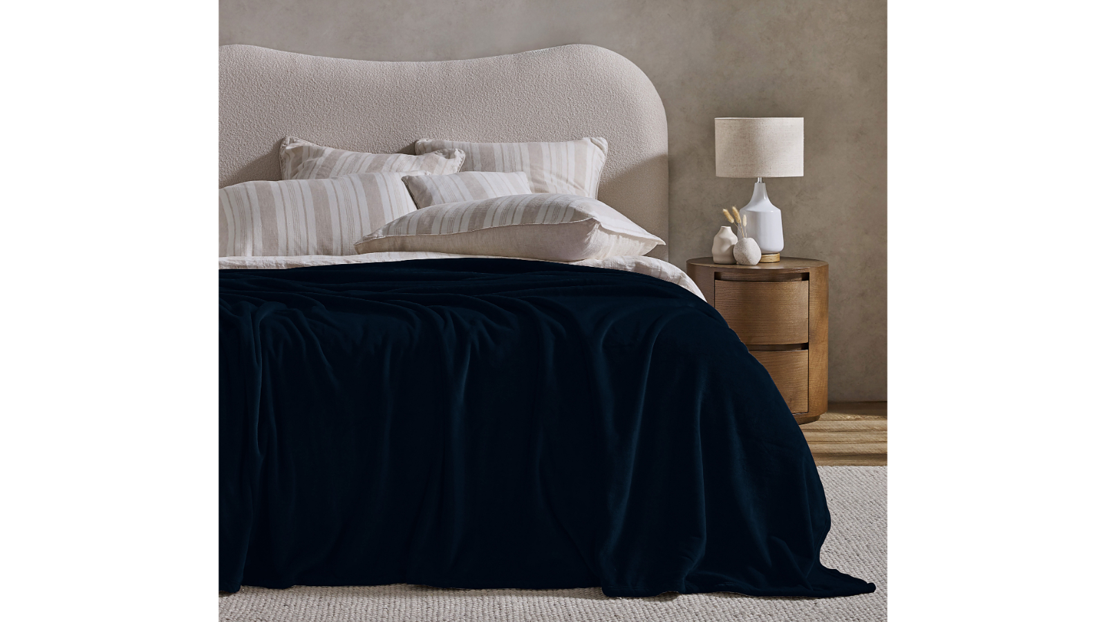 L'Avenue Lifestyle Nordic Luxe Midnight Blanket