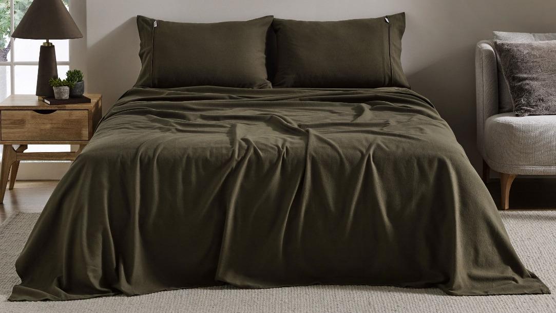 L'Avenue Essential Flannelette Olive Sheet Set - Super King