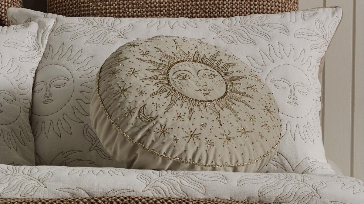 L'Avenue Luxury Sundancer Round Cushion