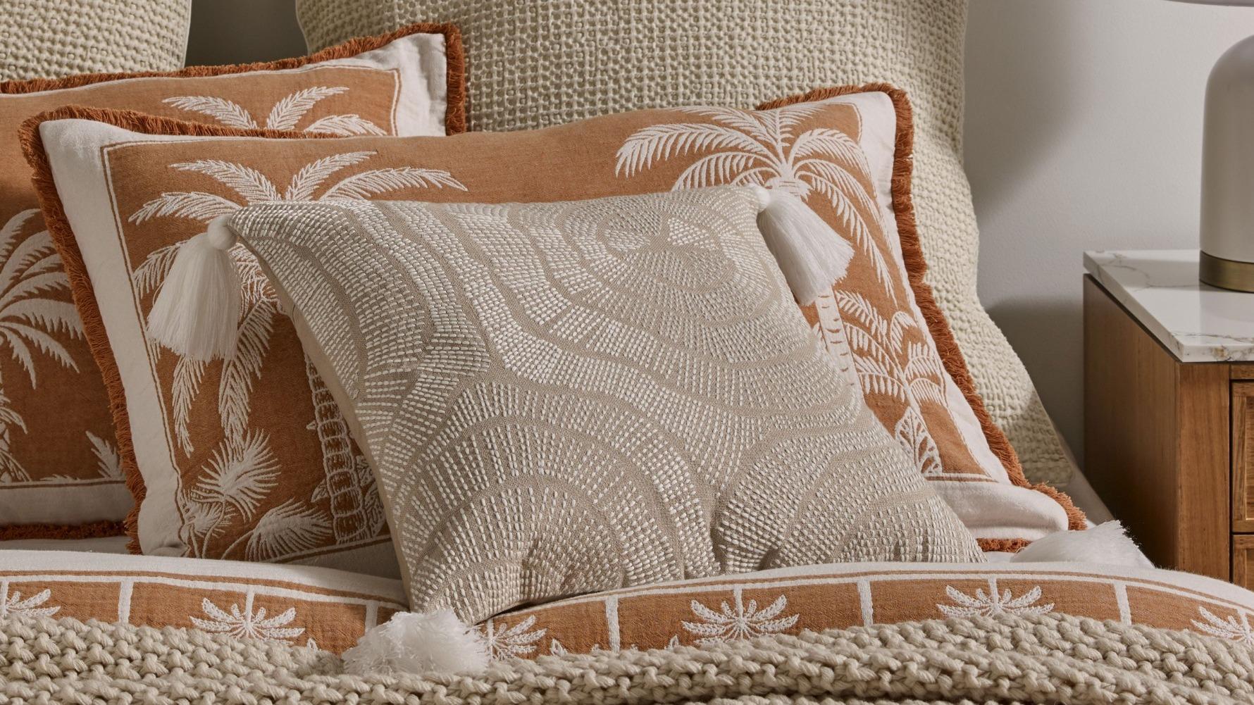 L'Avenue Luxury Marley Square Cushion