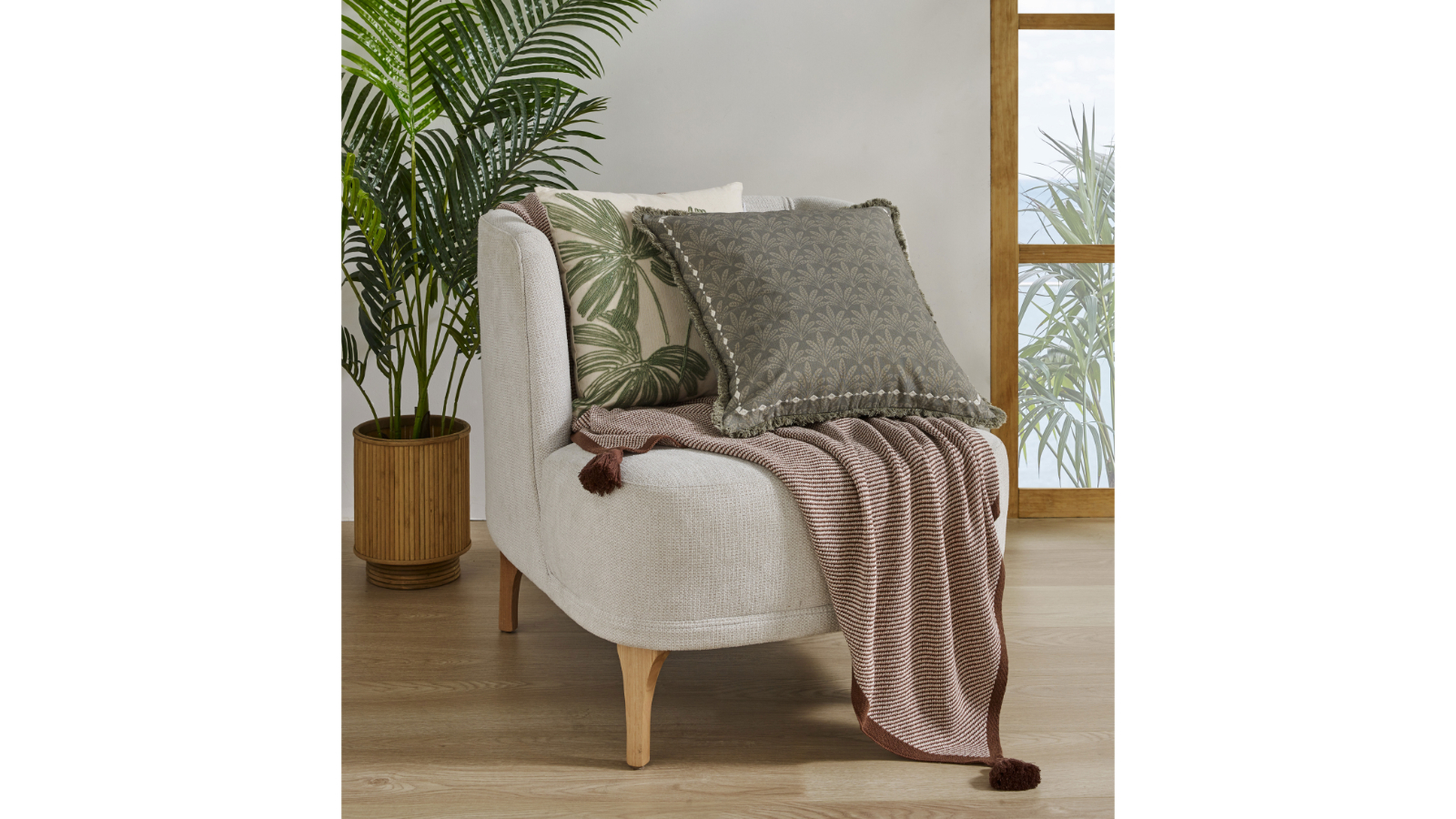L'Avenue Luxury Sherwood Square Cushion - Green