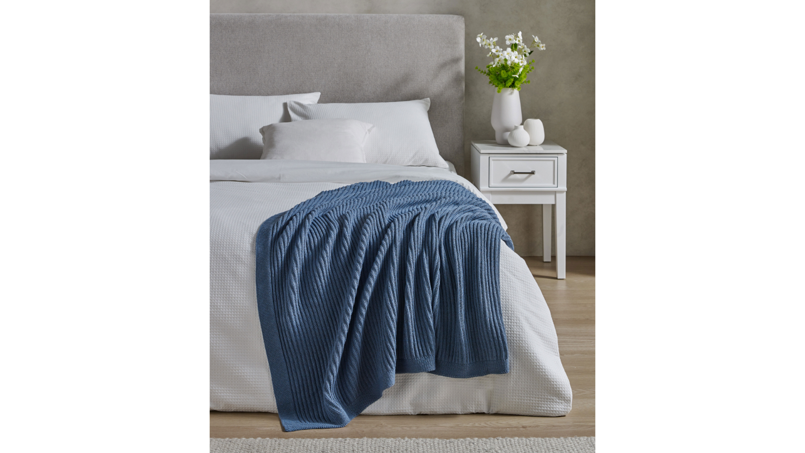 L'Avenue Lifestyle Joben Knitted Blue Throw
