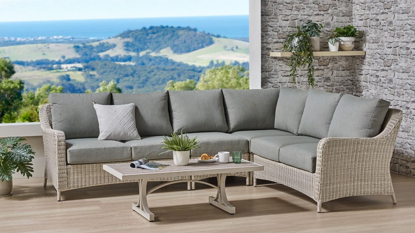 Reverdi 5-Piece Outdoor Corner Lounge Setting