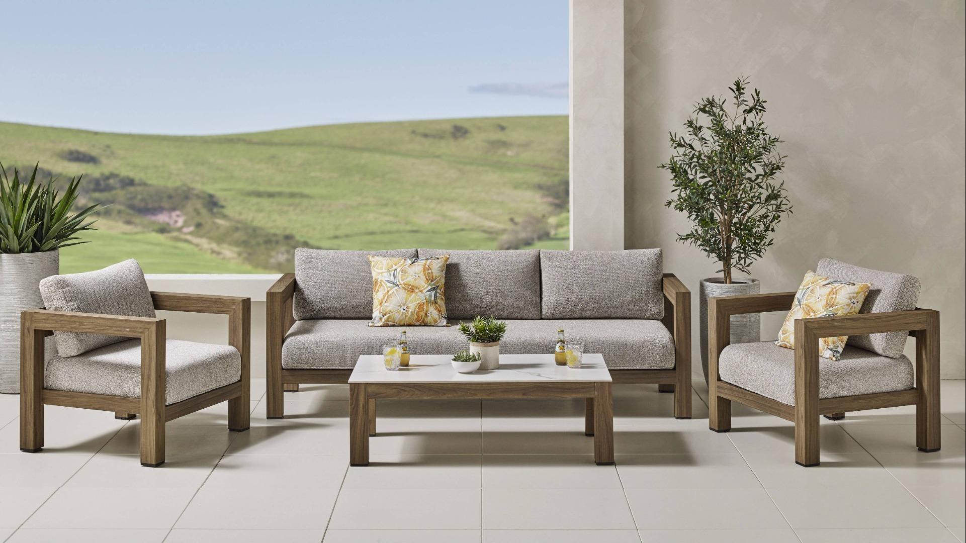 Kaman 4-Piece Outdoor Lounge Setting