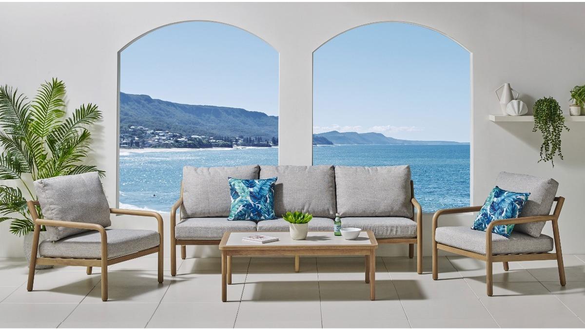 Tremaine 4-Piece Outdoor Lounge Setting