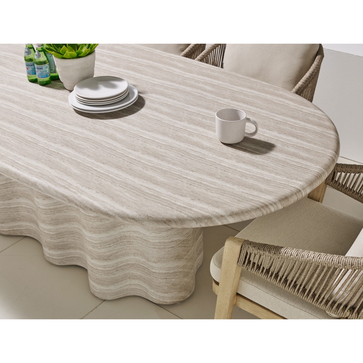 Vessa Outdoor Oval Dining Table