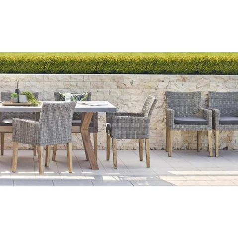 Paso Outdoor Dining Chair