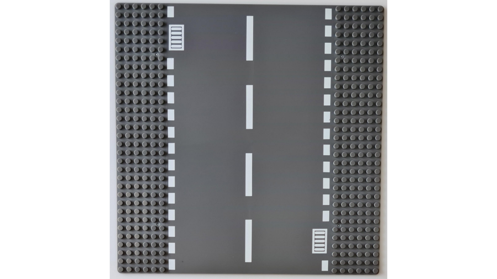 Baseplate 32x32 Studs Generic Classic - Road Straight