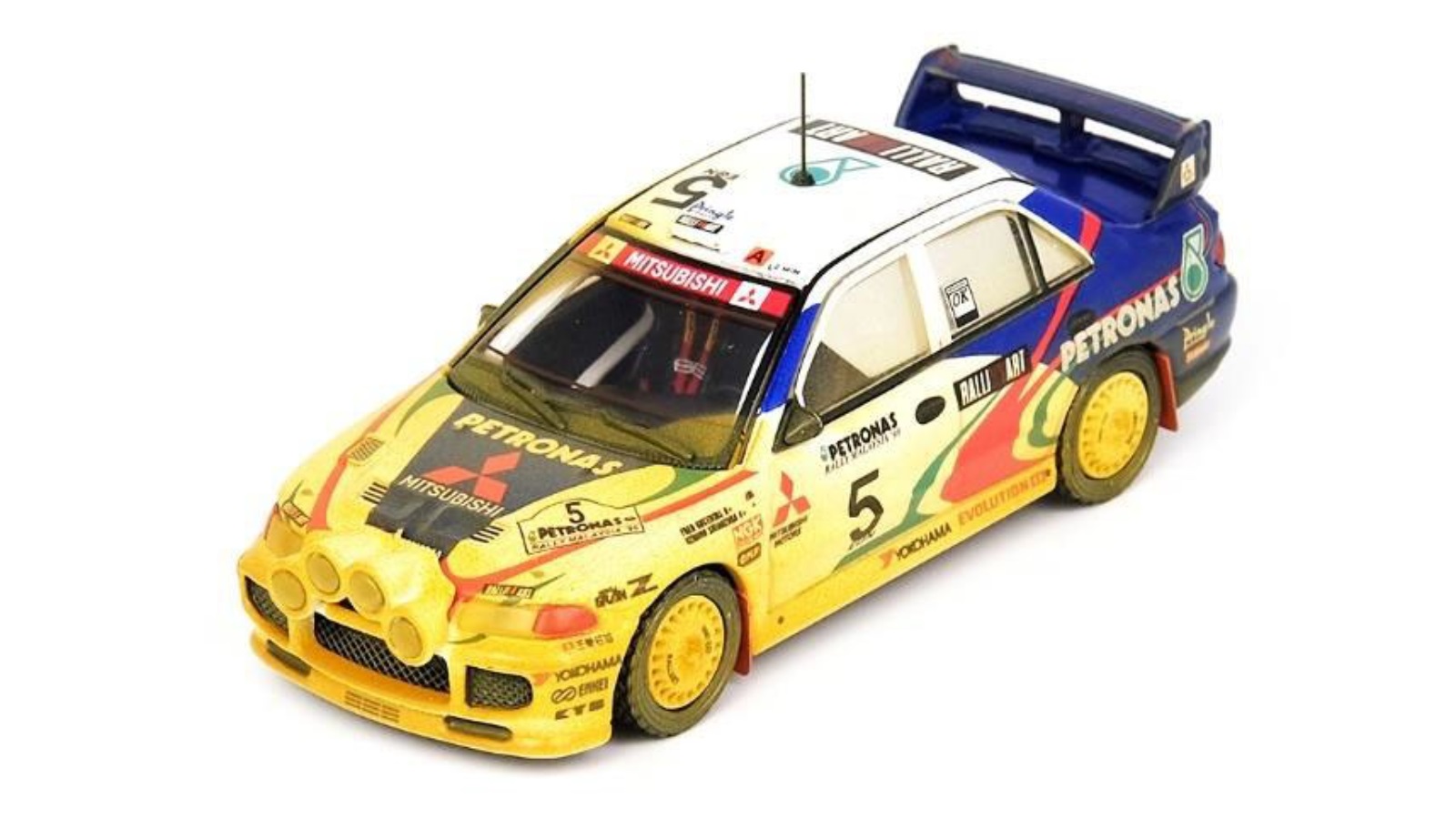 Inno64 Mitsubishi Lancer Evolution III No.5 with Mud Effect Toy Car