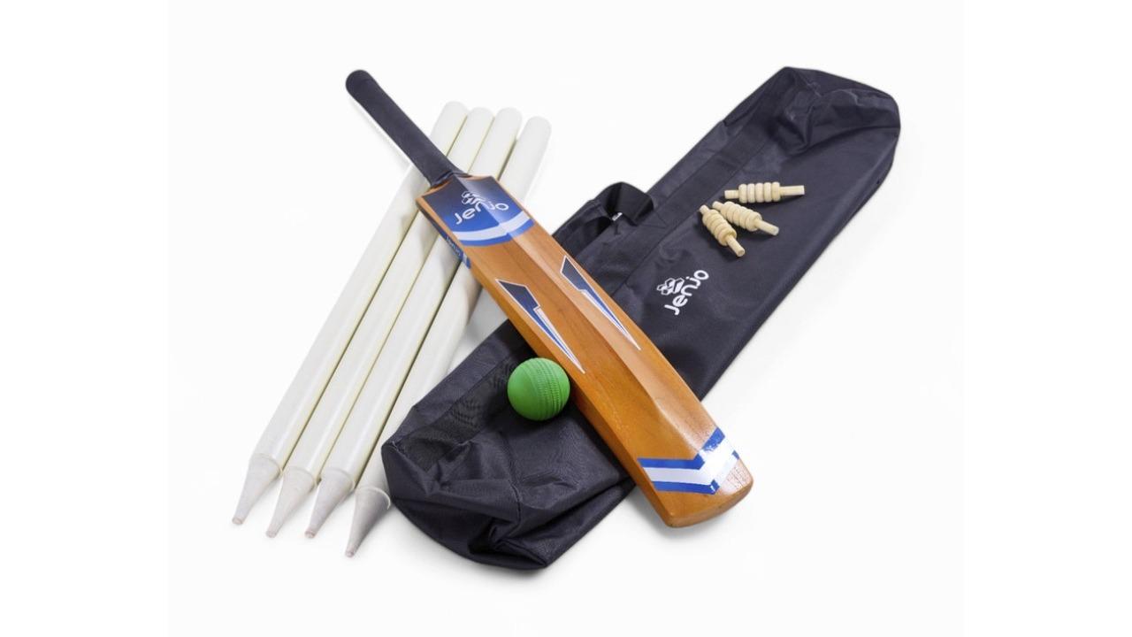 Jenjo Games Backyard Cricket Set