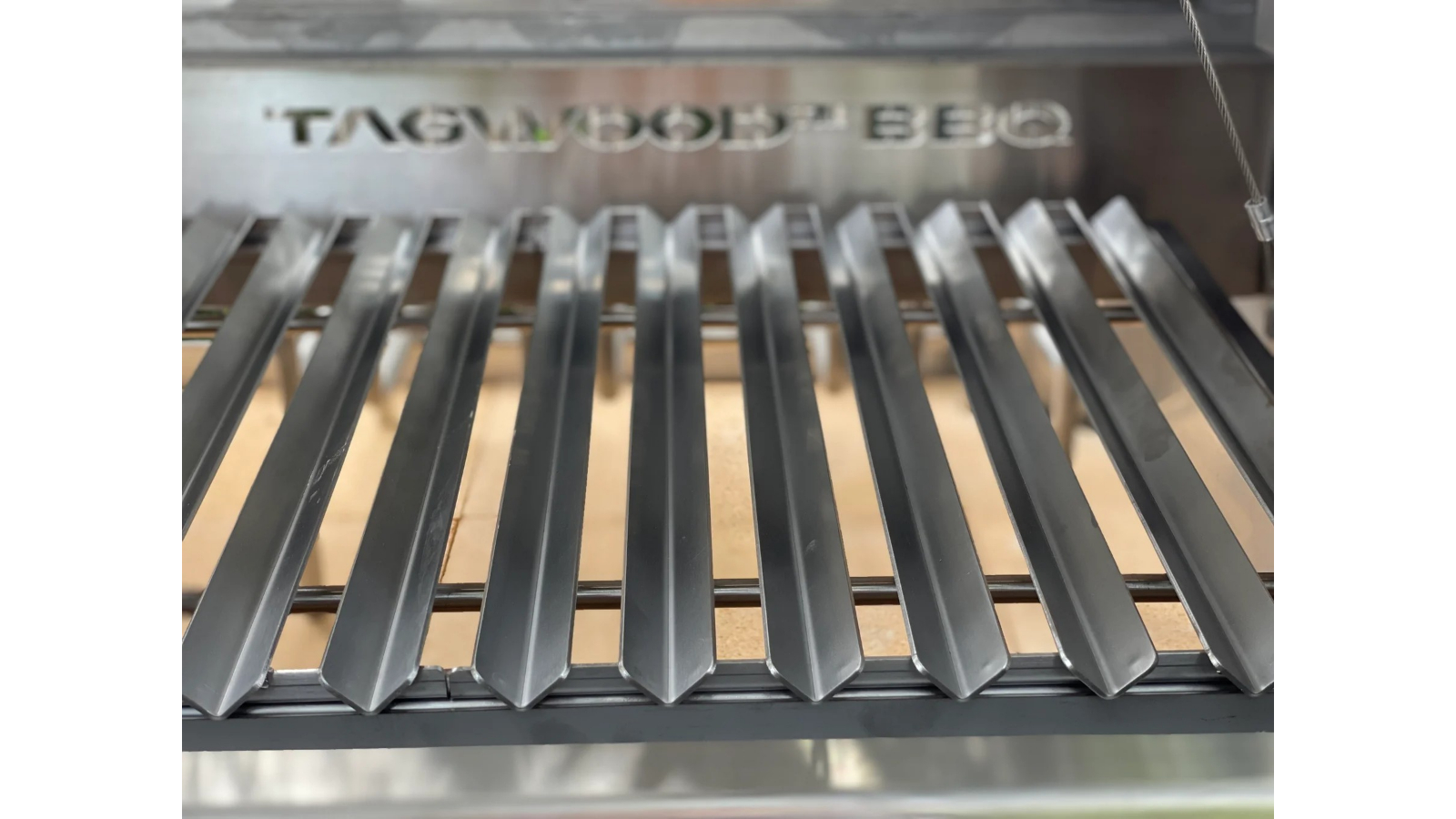Tagwood V-Shape Grill