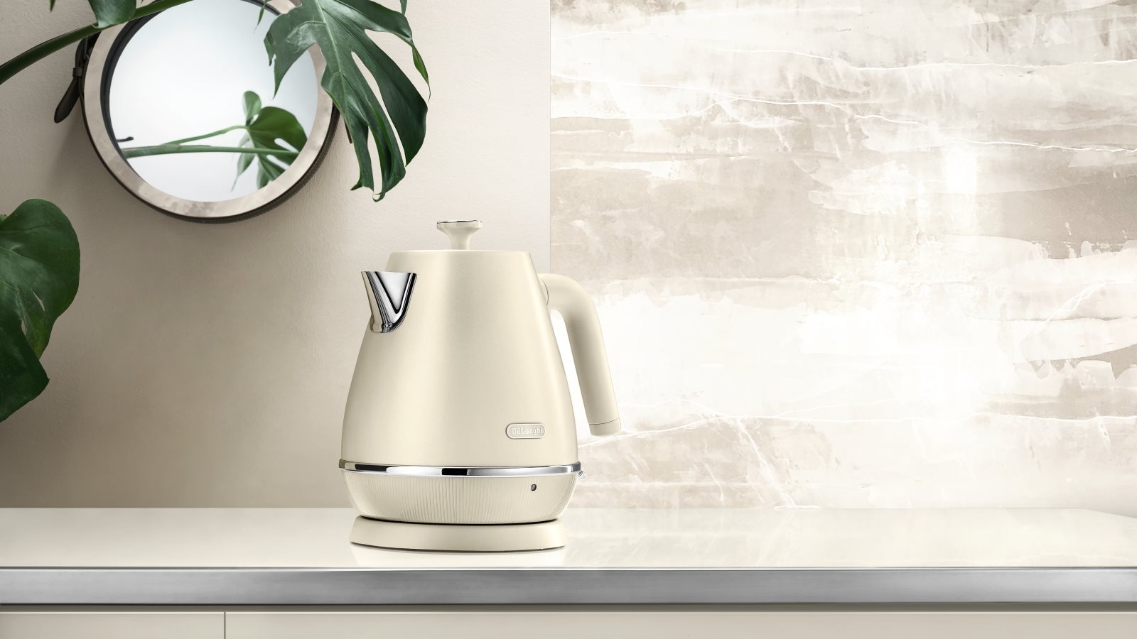 https://hnau.imgix.net/media/catalog/product/k/b/kbin2001y-delonghi-distinta-perla-kettle-lemon-5_3.jpg