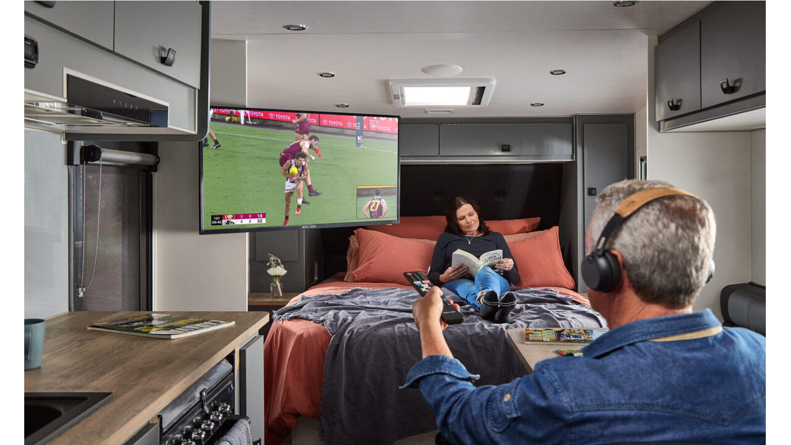 Englaon 32inch 12V TV with DVD Player Harvey Norman