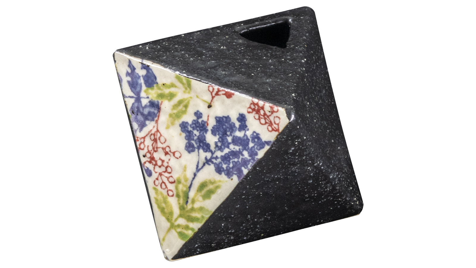 Omotenashi Triangle Vase - Black