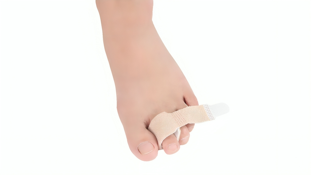 Caremax 6 Piece Bandages Separator Splints Broken Toe Straightener Corrector with Cushioned