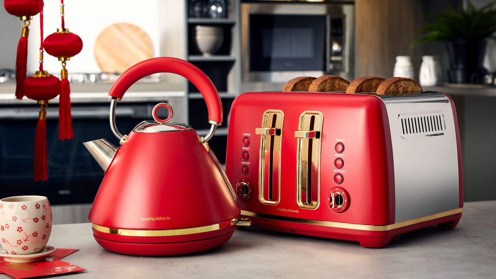 Morphy richards red toaster sale