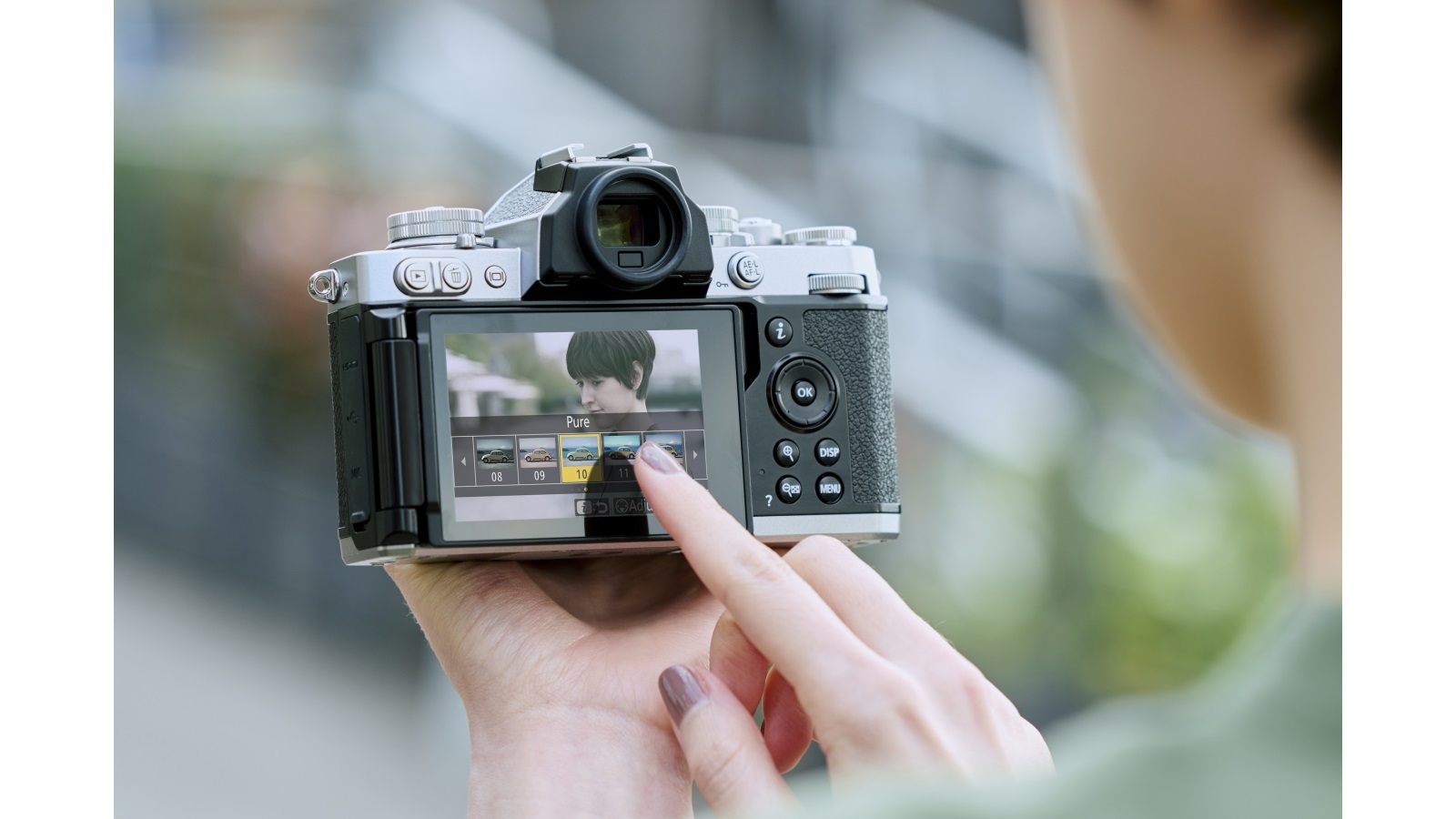 nikon mirrorless camera