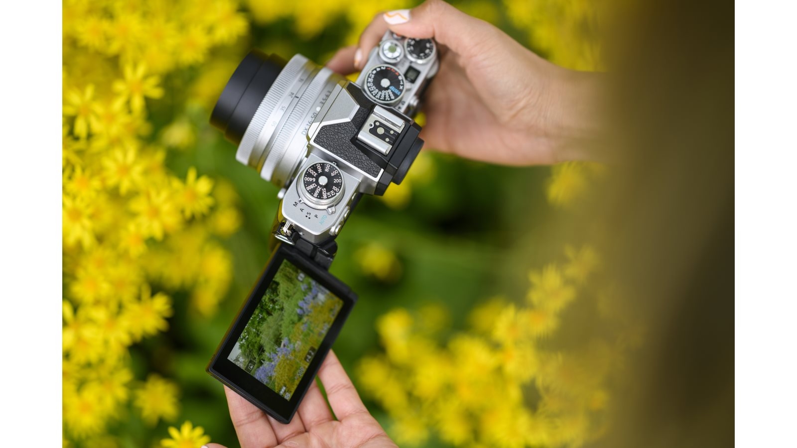 nikon mirrorless flash