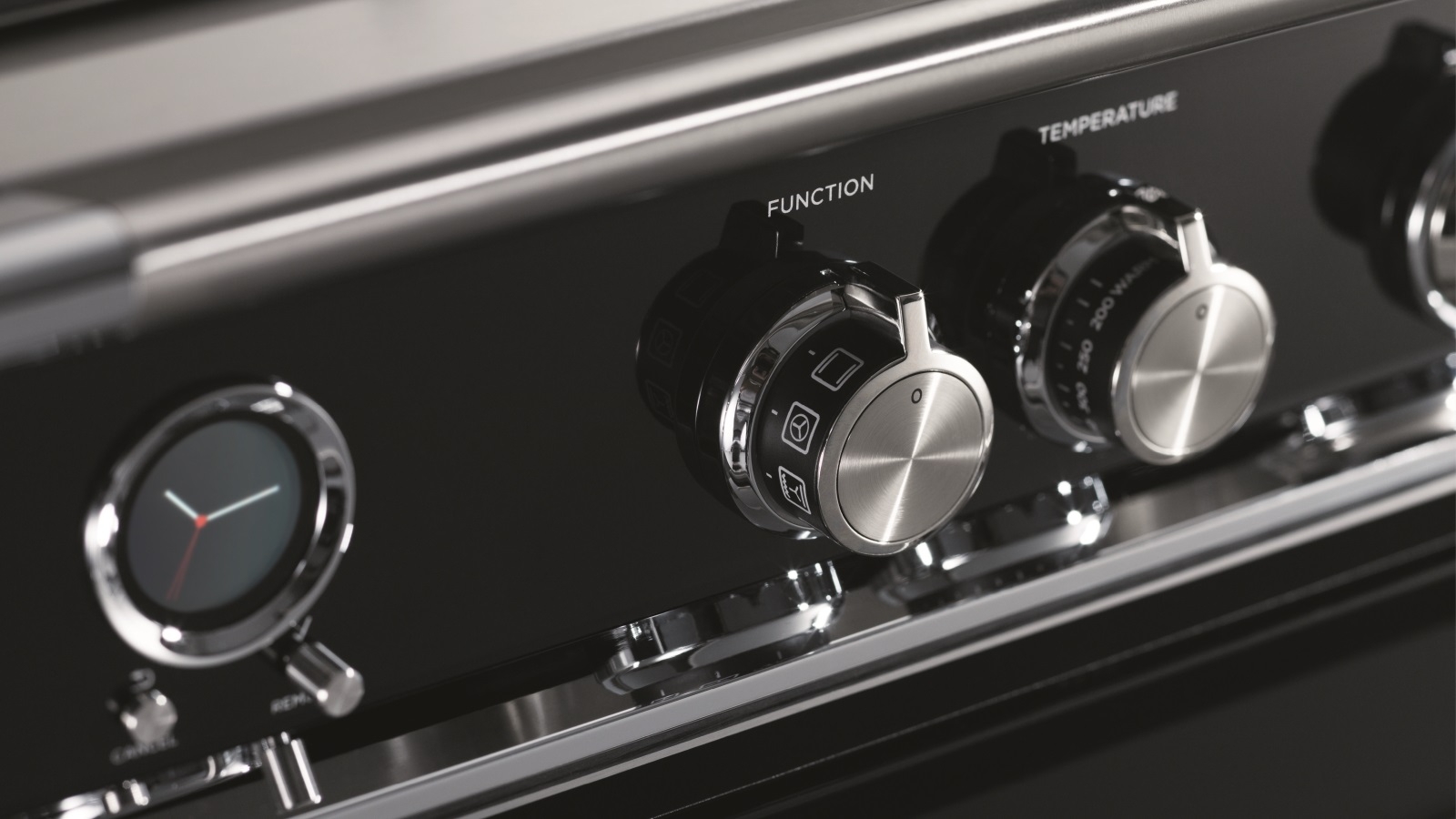 Fisher & Paykel 900mm Pyrolytic Dual Fuel Freestanding Cooker Black