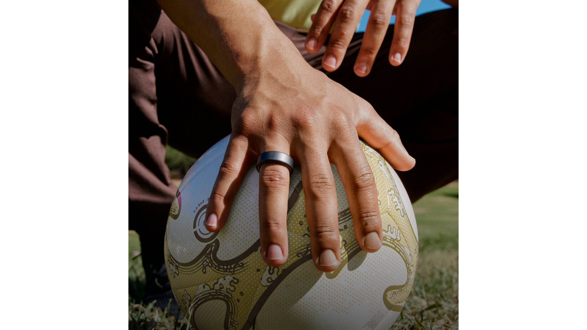 Oura Ring 4 Stealth - Size 6 | Harvey Norman