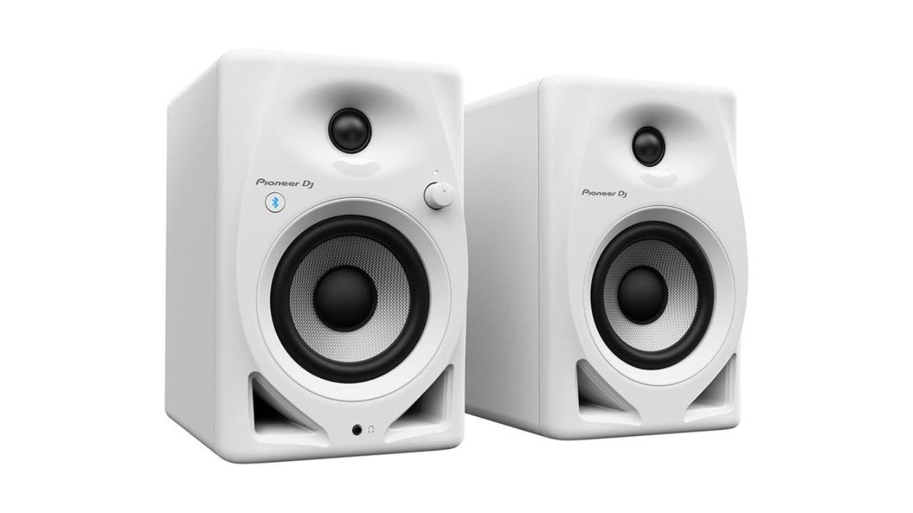 Pioneer DJ White Compact Monitor Bluetooth Powered 2-Way LF D Class Amplifier Loudspeaker Pair - 4inch
