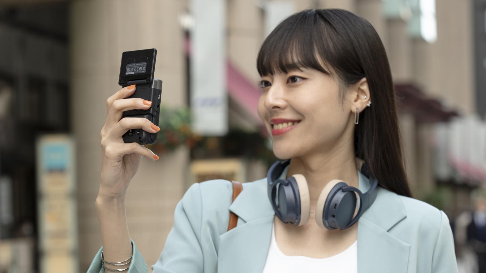 Canon PowerShot V10 Vlogging Camera Harvey Norman