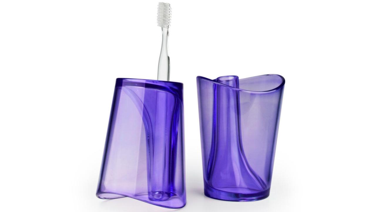Qualy QL10094 Contoured Shape Flip Cup - Purple