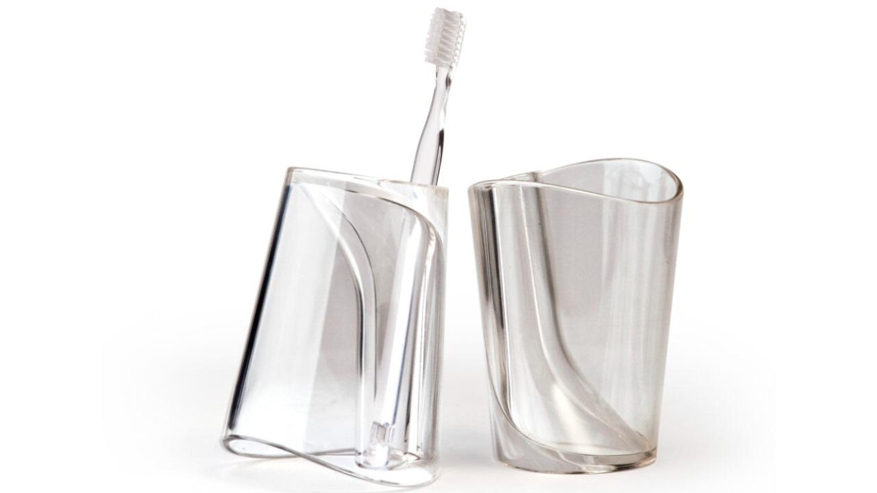 Qualy QL10094 Contoured Shape Flip Cup - Clear