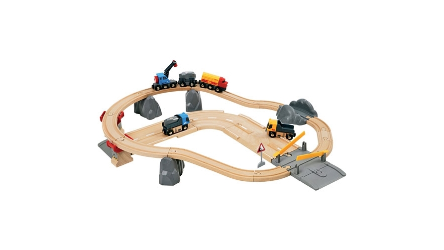 Brio 32-Piece Rail and Road Loading Vehicle Playset