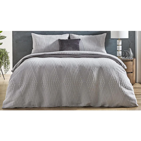 L'Avenue Ava Silver Jacquard Quilt Cover Set