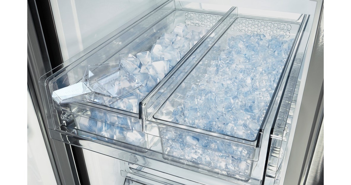 Samsung 648L 7000 Series French Door Fridge with Internal Beverage