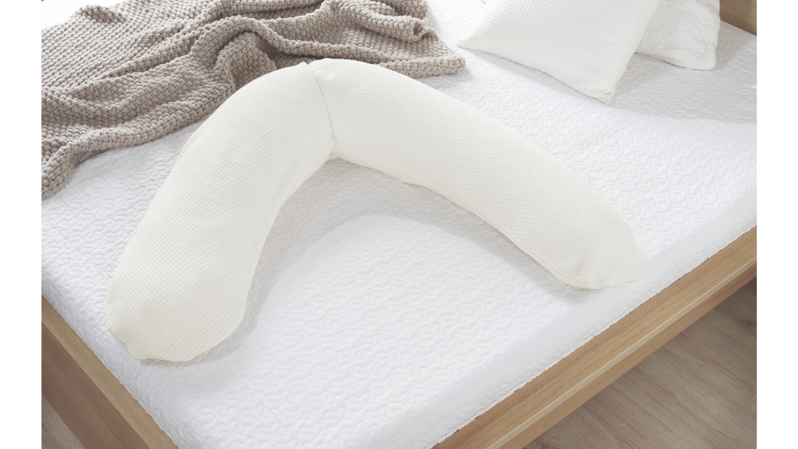 Theraline The Original Maternity and Nursing Pillow Fine Knit Cream