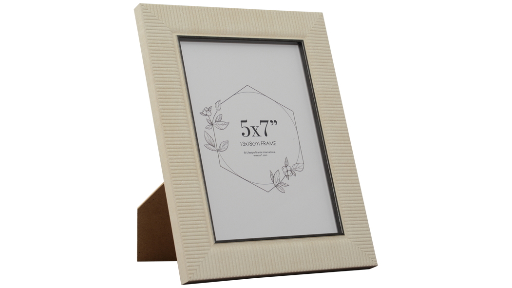 UR1 Amelia 5x7-inch Oak Photo Frame