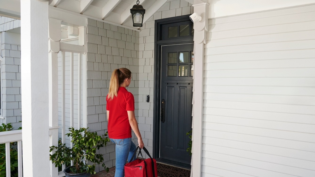 Arlo Ultra 2 4K UHD Wire-Free Security 3-Camera System | Harvey Norman